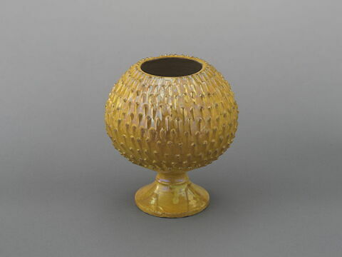 Vase en forme de pomme de pin, image 3/3