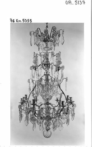 Lustre à douze lumières