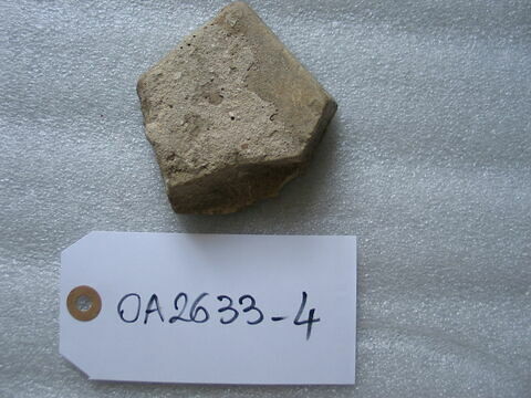 Fragment de carreau trapézoïdal, image 4/5