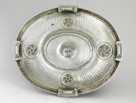 Terrine, sa doublure et son plateau du service du Roi d'Angleterre et de Hanovre George III, d'une paire (OA 12382), image 6/20