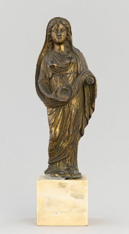 Statuette : prêtresse romaine