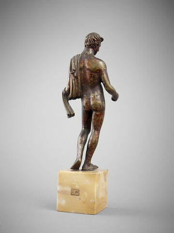 Statuette : jeune homme nu, image 4/4
