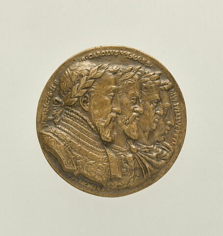 Médaille : profils laurés d'Henri II, Charles-Quint, Jules César et Lucrèce / un vaisseau navigant à pleines voiles, image 1/2