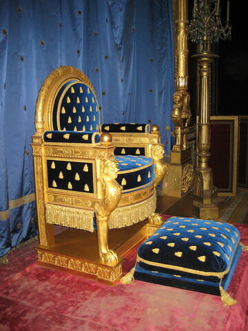 Fauteuil du trône de Napoléon Ier prévu pour le château de Saint-Cloud, image 3/3