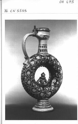 Cruche annulaire [Ringkrug] avec buste de femme en relief, image 11/11