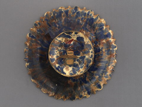 Plat rond en forme de corbeille : le Triomphe de Galatée (?), image 3/4
