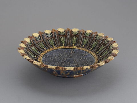 Plat rond en forme de corbeille : le Triomphe de Galatée (?), image 4/4