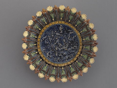 Plat rond en forme de corbeille : le Triomphe de Galatée (?), image 1/4