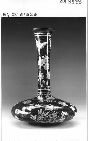 Vase, image 3/5