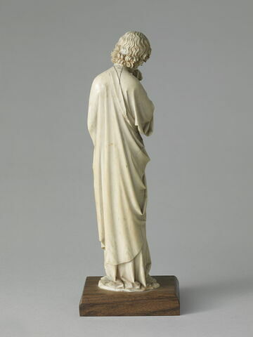 Statuette provenant du groupe représentant la Descente de Croix : saint Jean, image 8/12