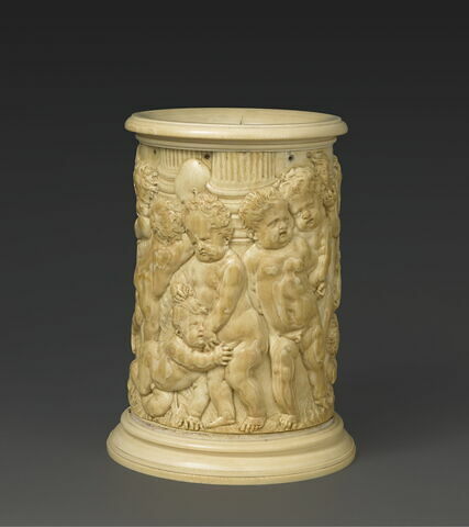 Cylindre : douze putti jouant avec deux chèvres, image 2/11