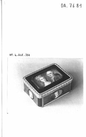 Tabatière : portraits de la famille royale, image 10/10