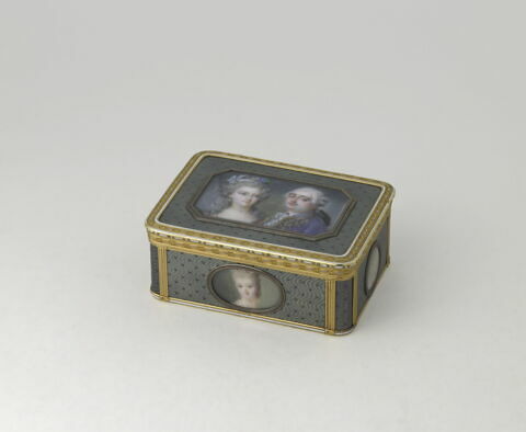 Tabatière : portraits de la famille royale, image 1/10