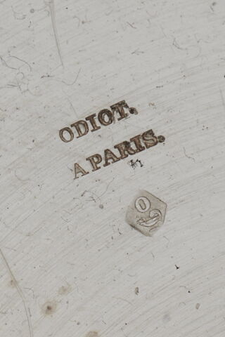 Pot à oille du service Penthièvre-Orléans (associé à INV 75.7.1, 3, 4), image 3/5