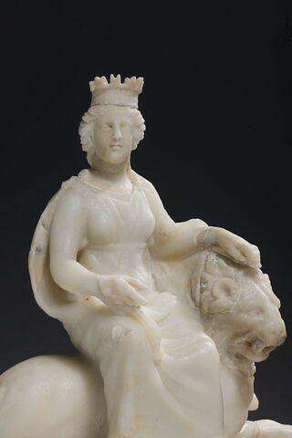 Sculpture : Cybèle assise sur un lion, image 4/4