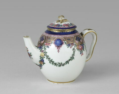 Pièce d'un déjeuner de cinq pièces : théière., image 4/5