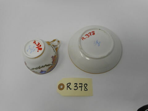 Pièce d'un déjeuner de cinq pièces : tasse et soucoupe, image 6/9