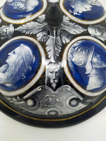 Coupe couverte : Jupiter entre Vénus et Mercure, image 7/7