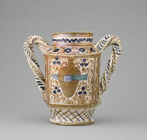 Vase à deux anses torsadées :  armoiries des Baglioni de Pérouse, image 2/3