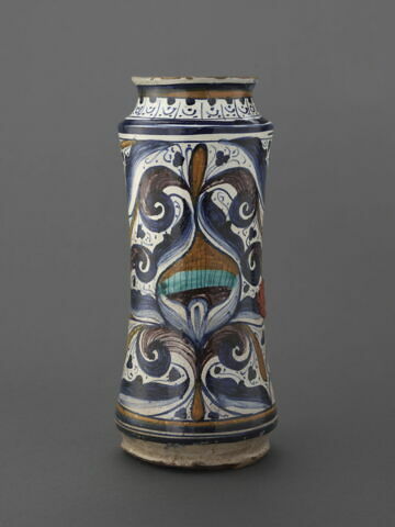 Albarello : armoiries d'Alphonse II d'Aragon, duc de Calabre et roi de Naples de 1494 à 1495, et d'Ippolita Sforza (décédée en 1484), sa femme, probablement à l'occasion de leur mariage en 1465, image 2/6