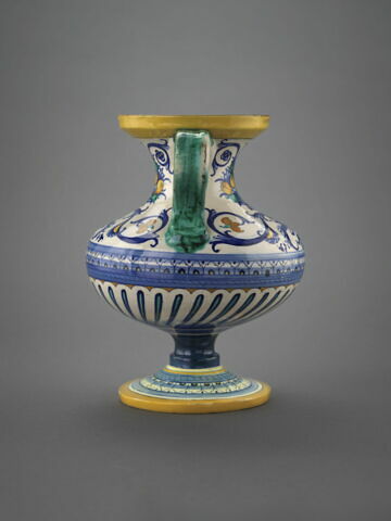 Vase à pied et à deux anses, image 4/6