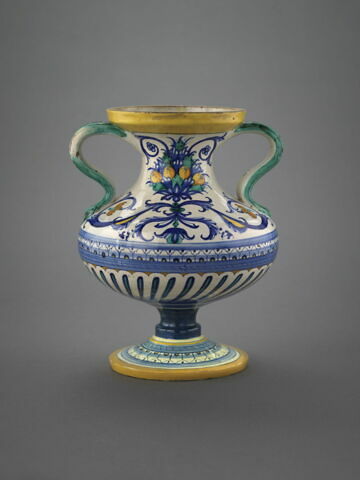 Vase à pied et à deux anses, image 5/6