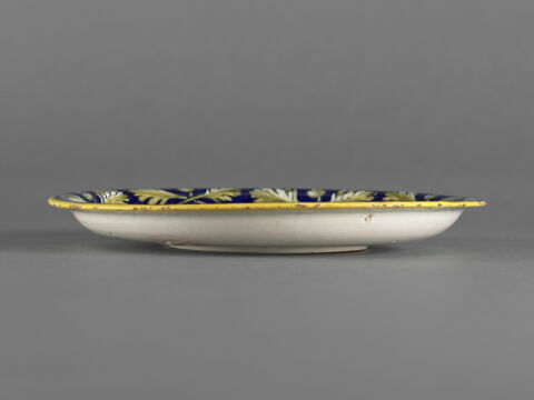 Assiette : buste féminin, image 3/3