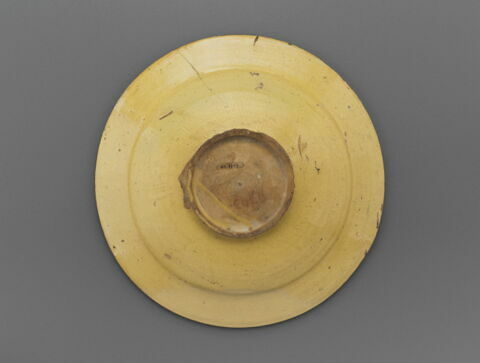 Plat rond : quatre gonfalonniers, image 2/3