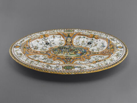 Plat ovale : le Triomphe de Joseph, image 4/13