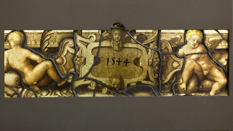 Panneau rectangulaire : cartouche daté de 1544 entouré de deux putti