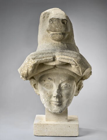 statue, image 2/6