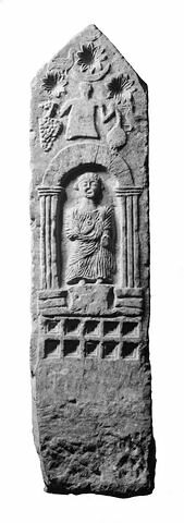 stèle ; objet votif, image 2/3