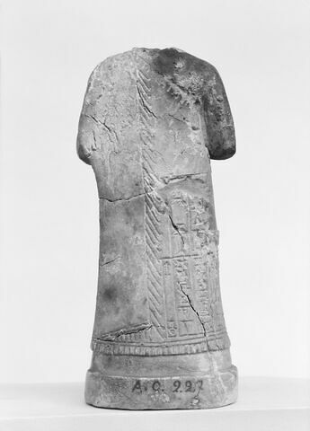 statue, image 9/9