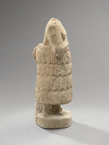 statue, image 2/15