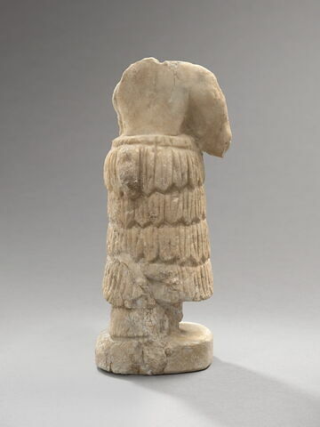 statue, image 3/15