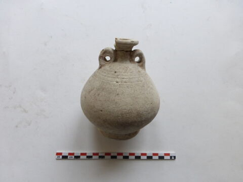 vase, image 2/2