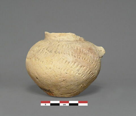 vase, image 1/1