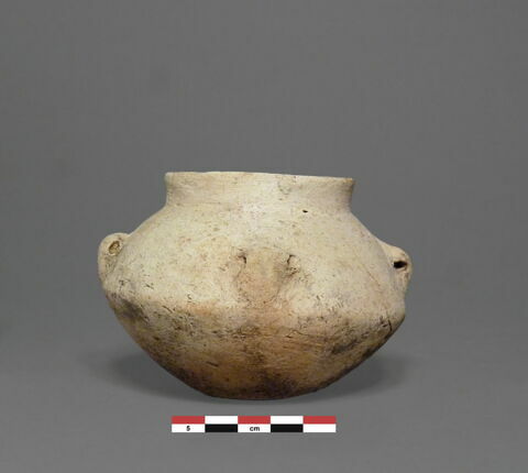 vase, image 1/1