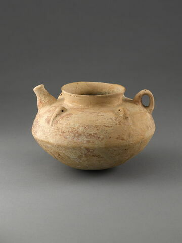 vase, image 1/1