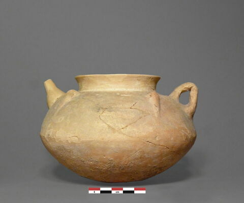 vase, image 1/1