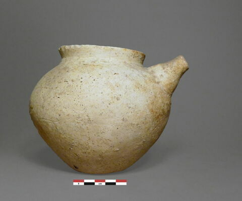 vase, image 1/1