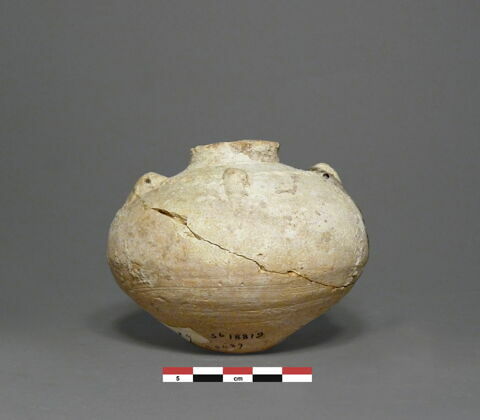vase, image 1/1