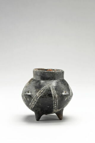 vase, image 2/4