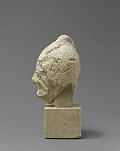 statue, image 3/5