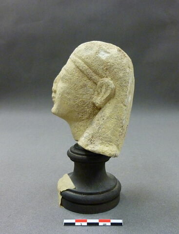 statue, image 2/2