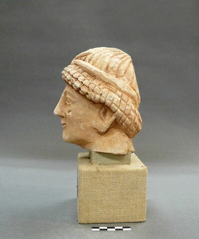statue, image 2/4