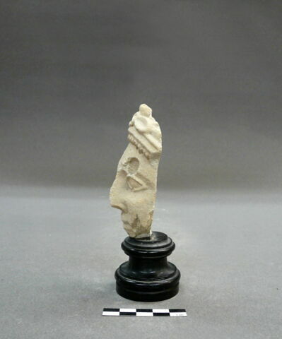 statue, image 2/2