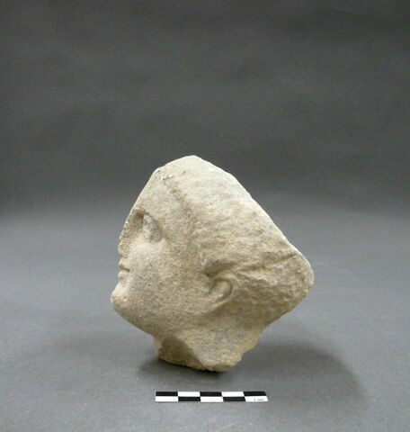 statue, image 2/2
