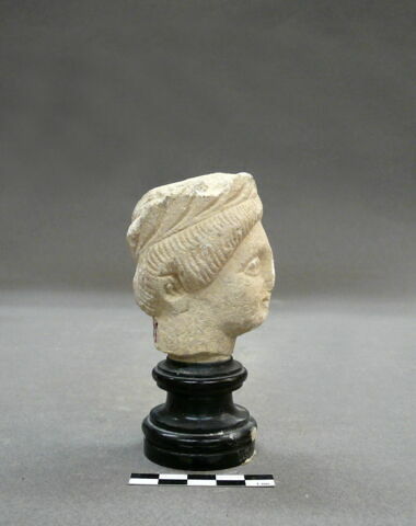 statue, image 2/2