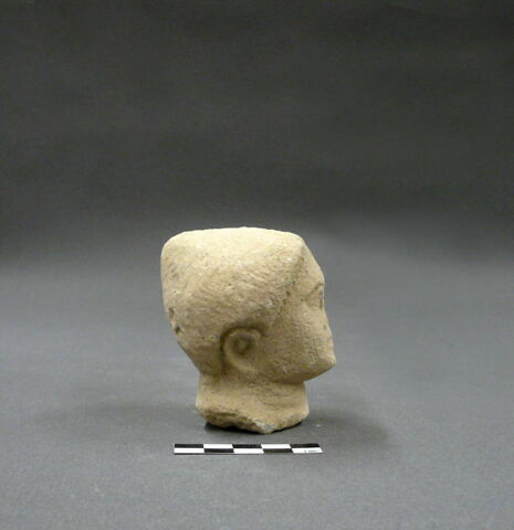 statue, image 2/2